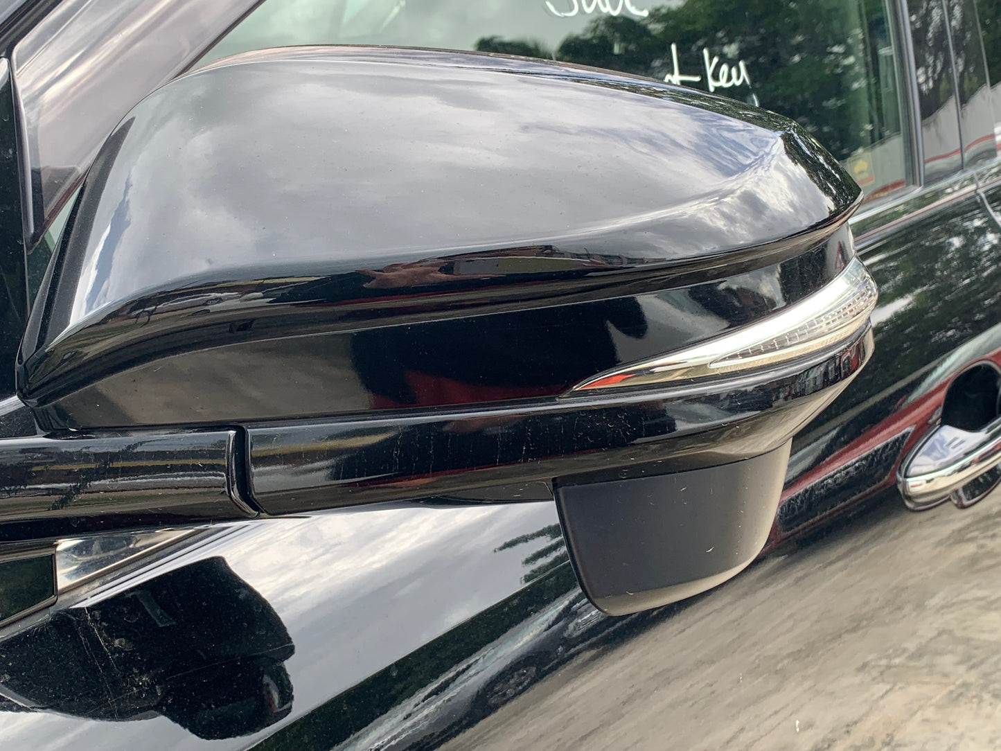739. Toyota Harrier Premium 2015