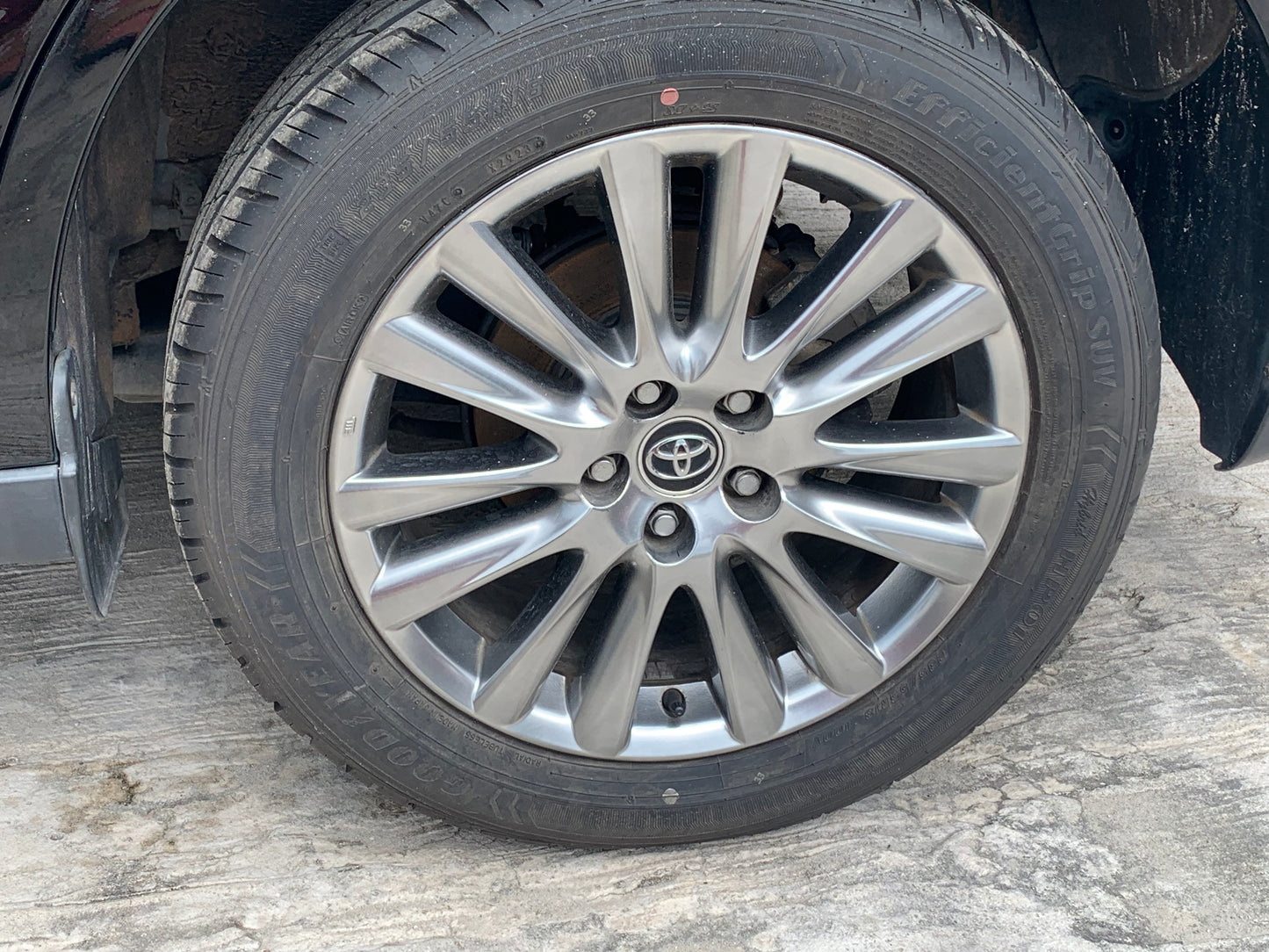 739. Toyota Harrier Premium 2015