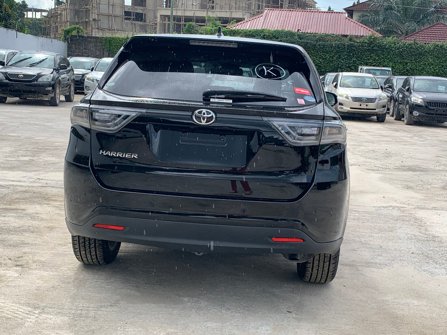 739. Toyota Harrier Premium 2015