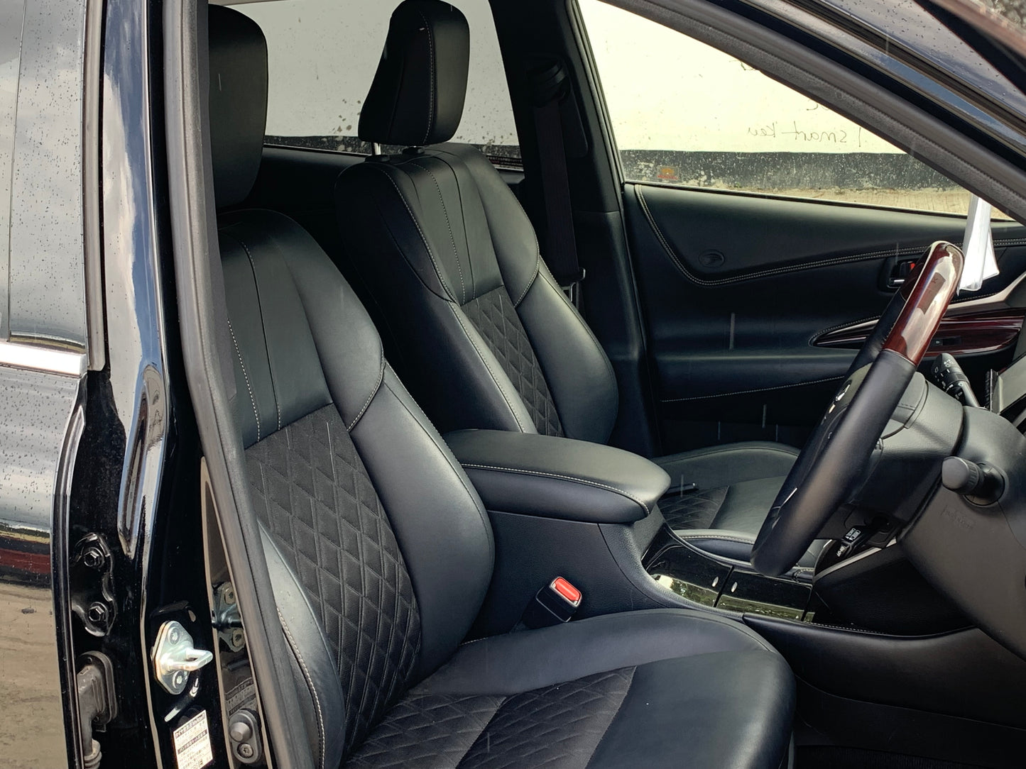 739. Toyota Harrier Premium 2015