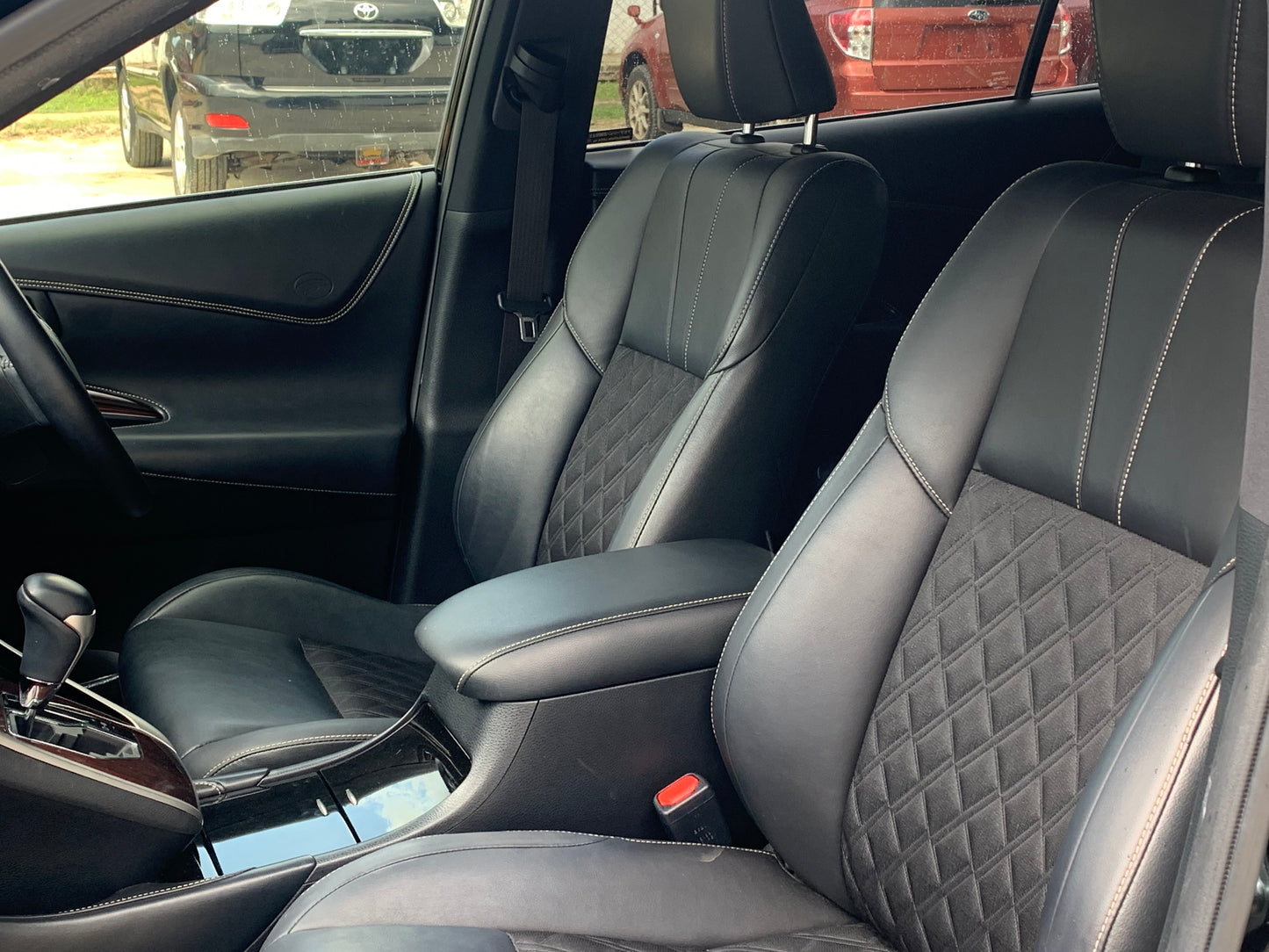 739. Toyota Harrier Premium 2015