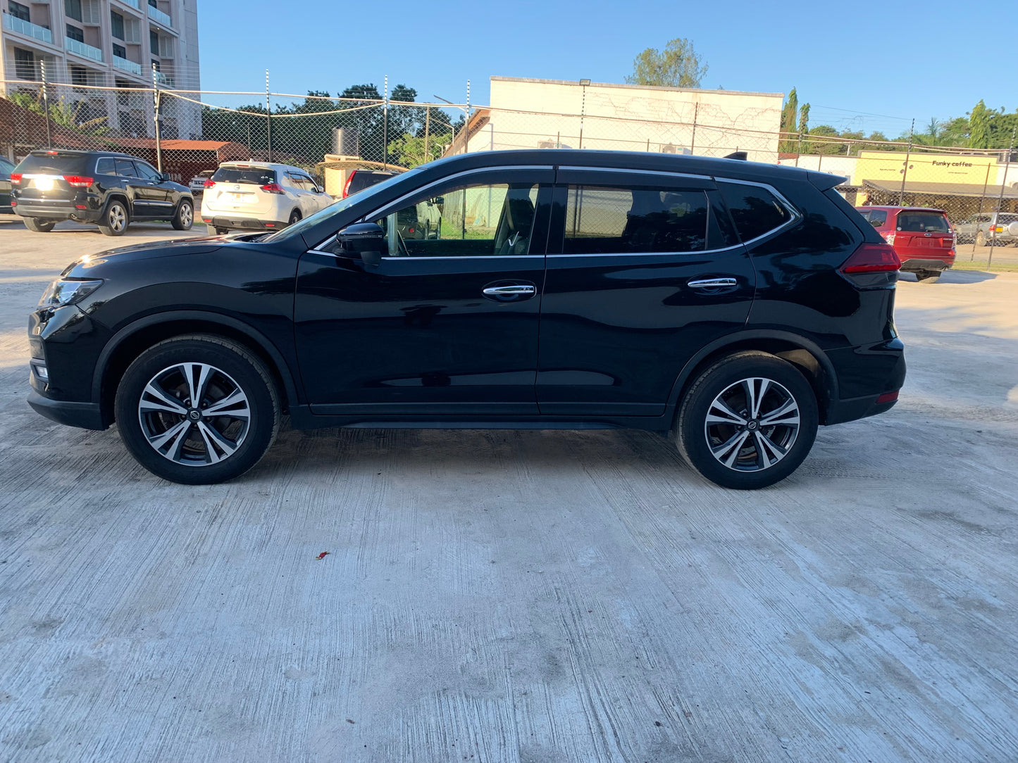742. Nissan X-Trail 20X 2018
