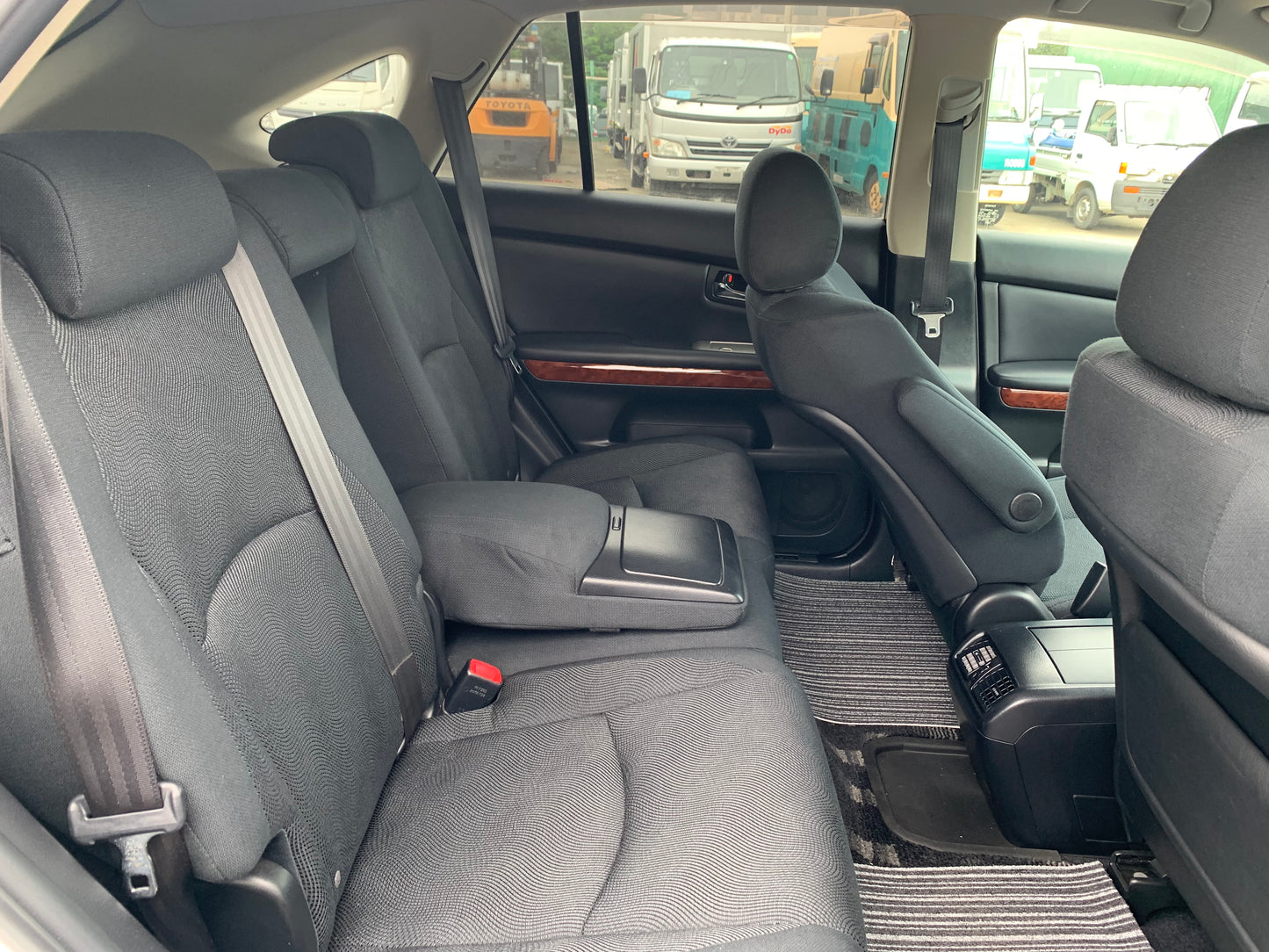 816. Toyota Harrier 240G L-Package 2009