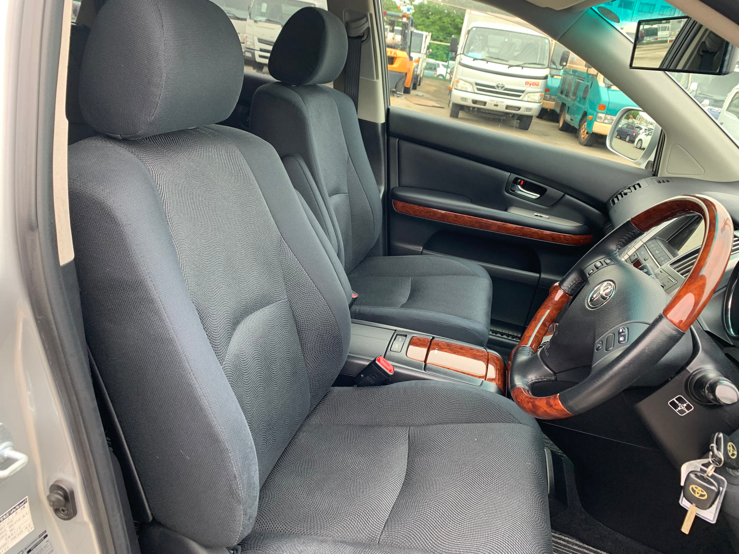 816. Toyota Harrier 240G L-Package 2009