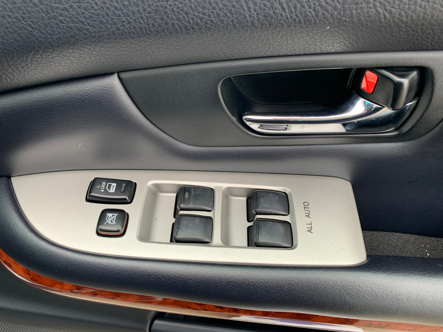 816. Toyota Harrier 240G L-Package 2009