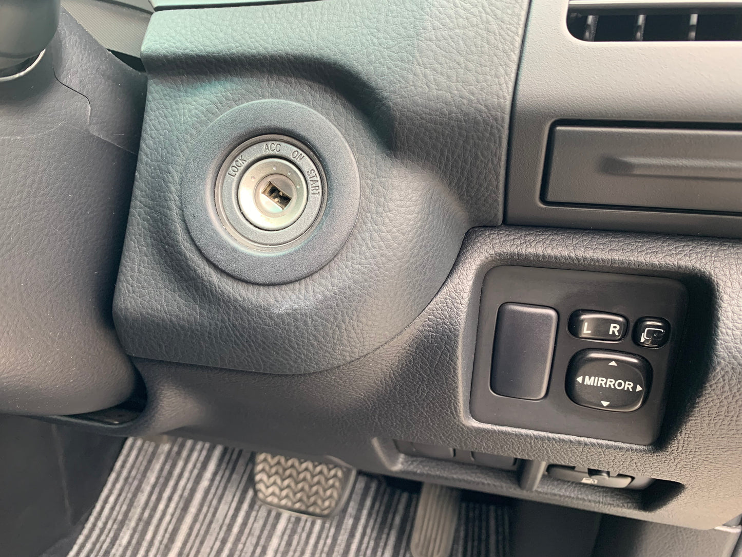 816. Toyota Harrier 240G L-Package 2009