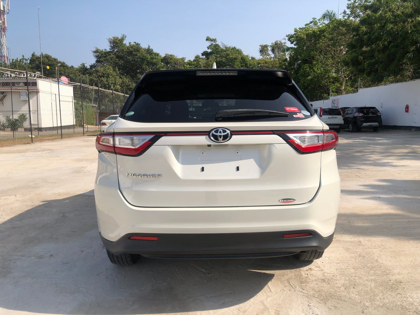 689 Toyota Harrier ELEGANCE 2017