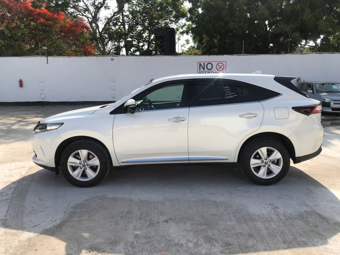 689 Toyota Harrier ELEGANCE 2017