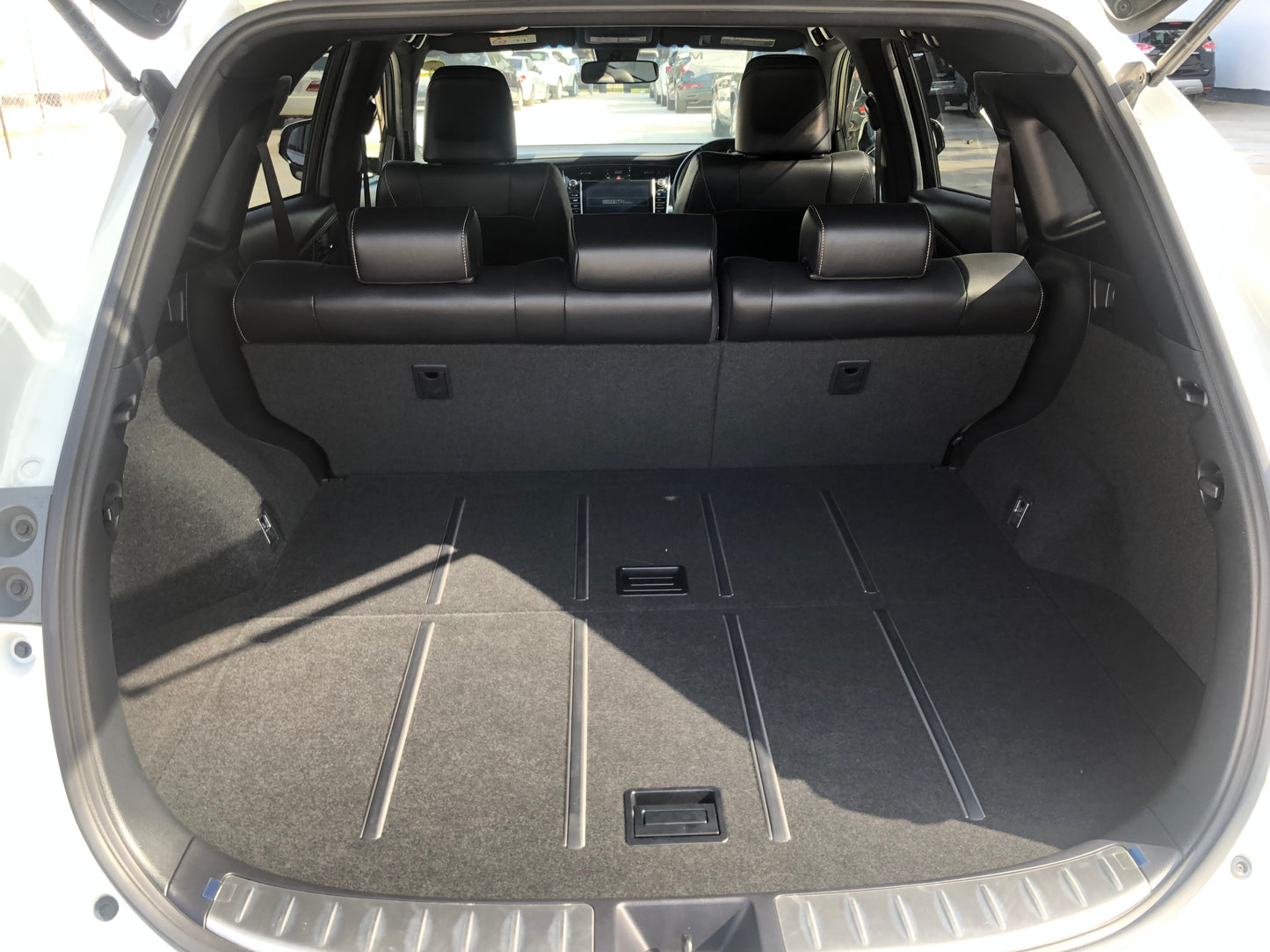 676 Toyota Harrier PREMIUM 2018