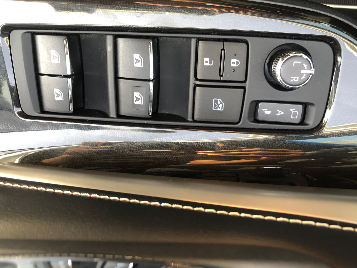 689 Toyota Harrier ELEGANCE 2017