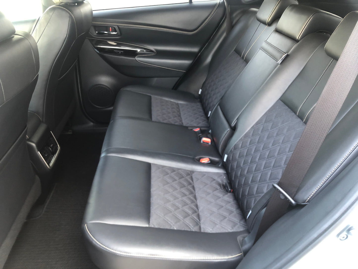 689 Toyota Harrier ELEGANCE 2017
