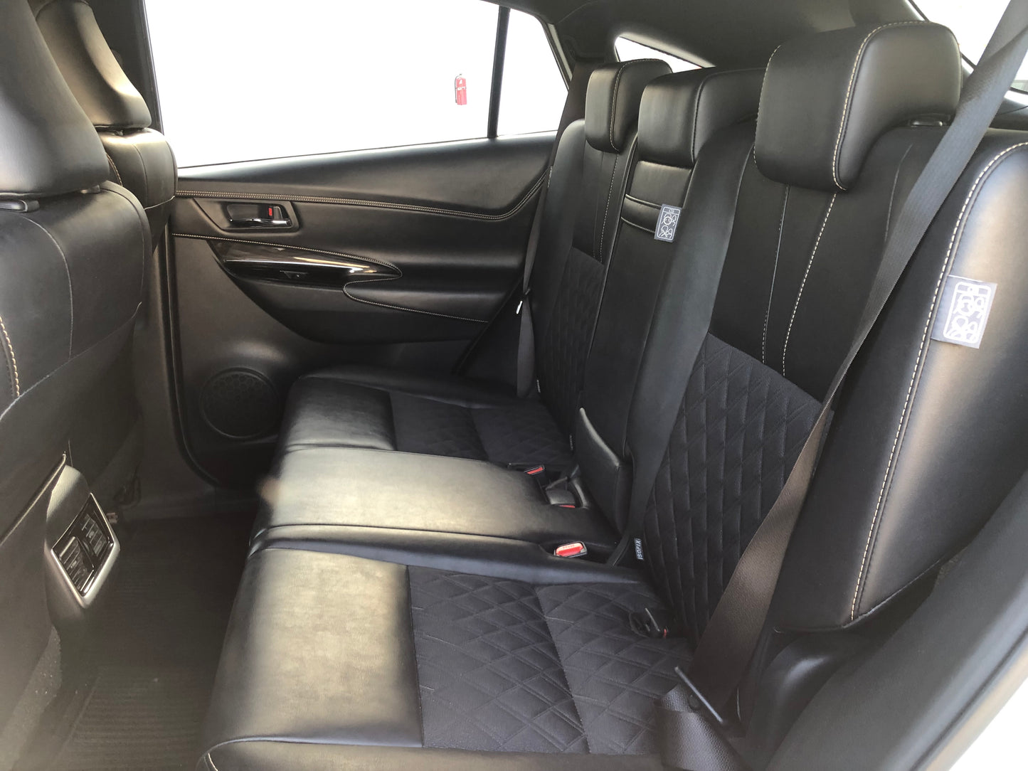 676 Toyota Harrier PREMIUM 2018
