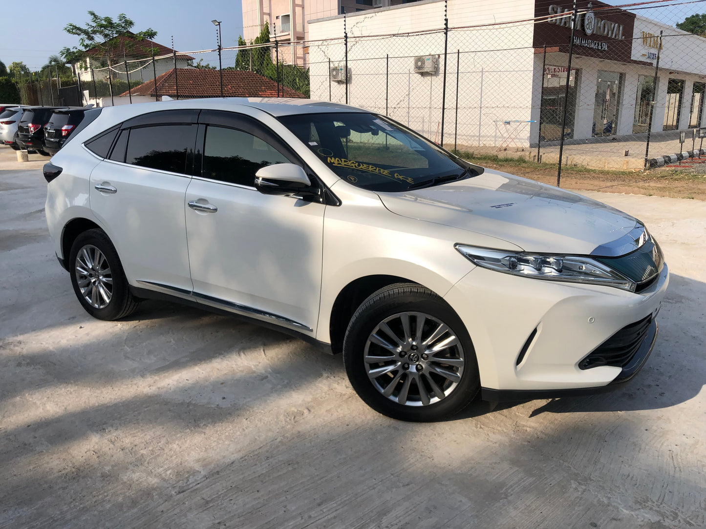 676 Toyota Harrier PREMIUM 2018