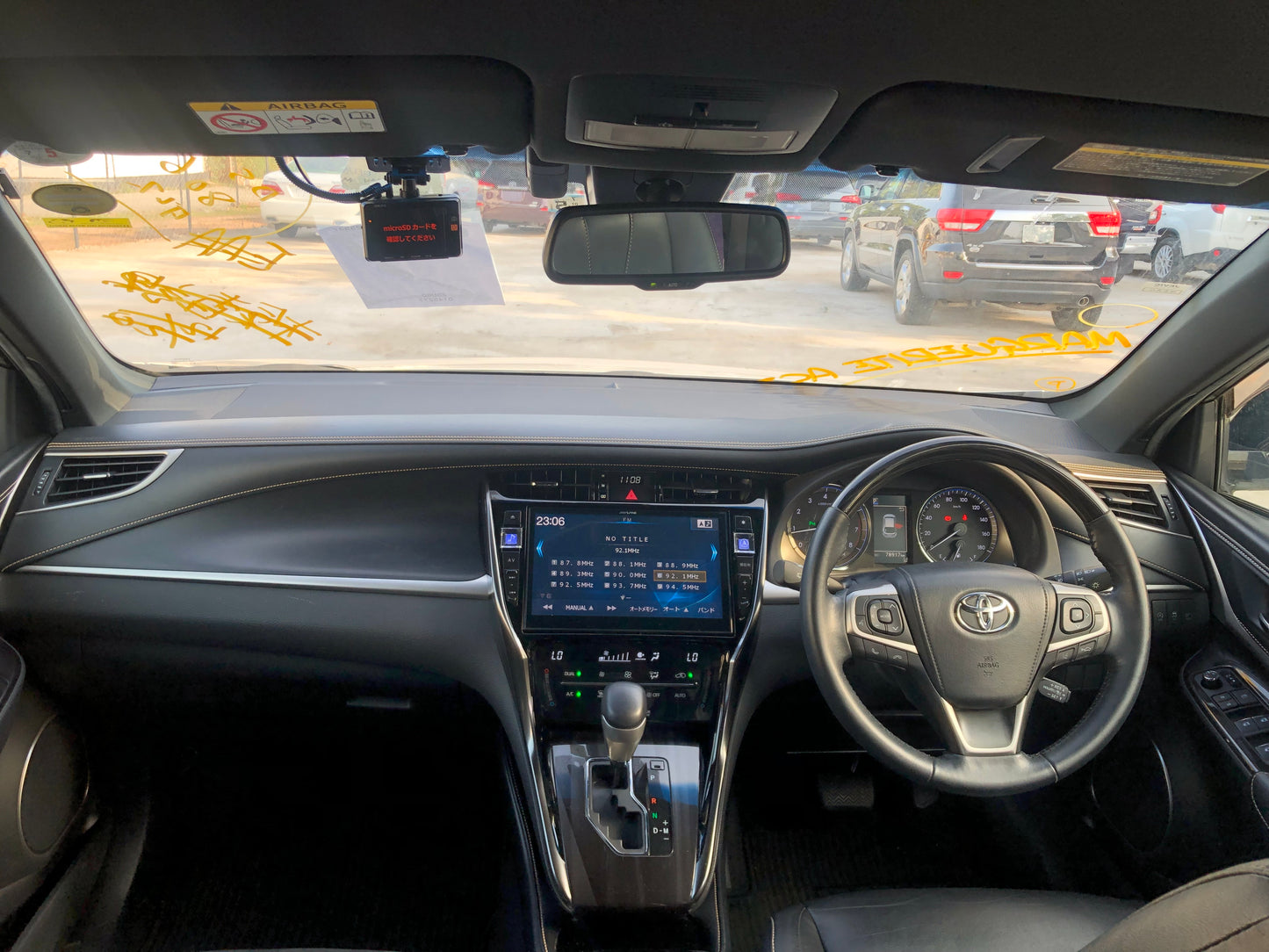 676 Toyota Harrier PREMIUM 2018