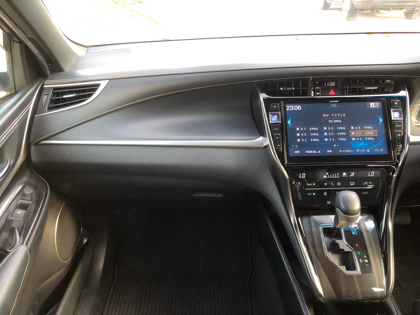 676 Toyota Harrier PREMIUM 2018