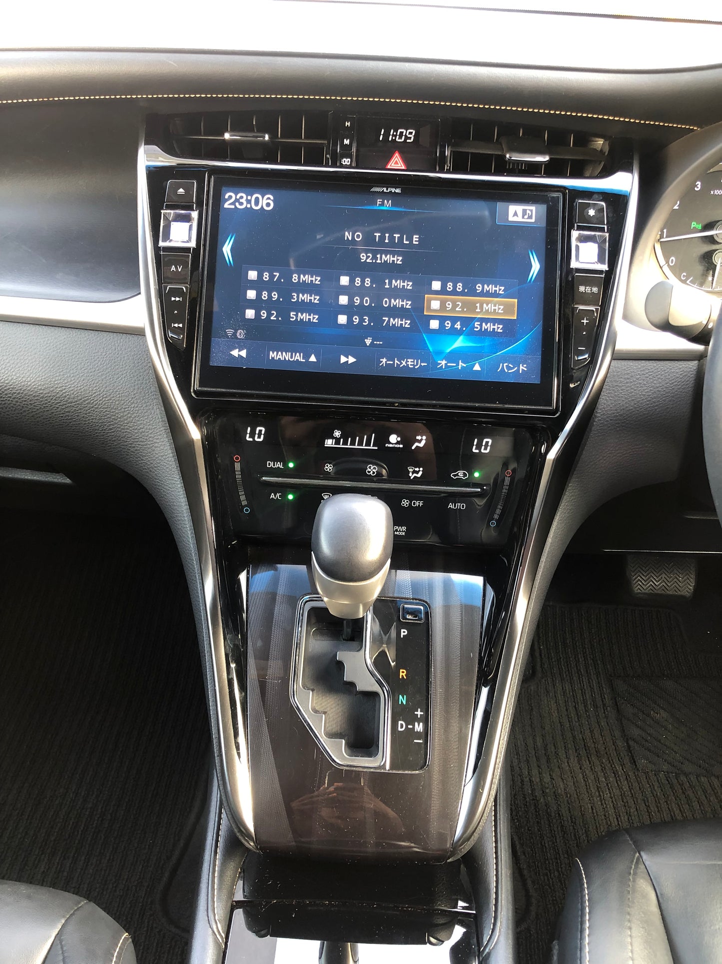 676 Toyota Harrier PREMIUM 2018