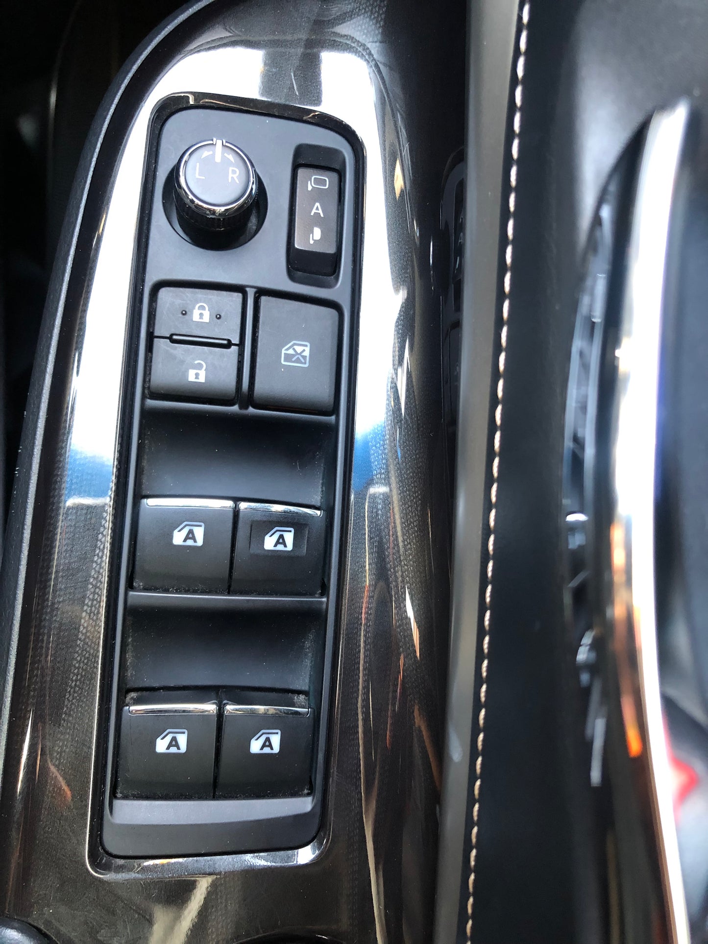 676 Toyota Harrier PREMIUM 2018