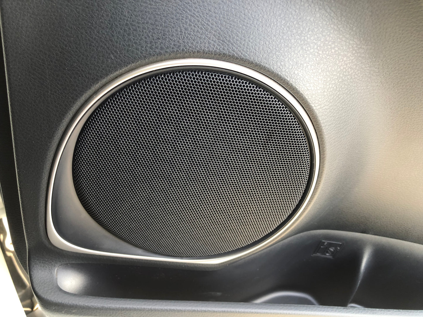 676 Toyota Harrier PREMIUM 2018