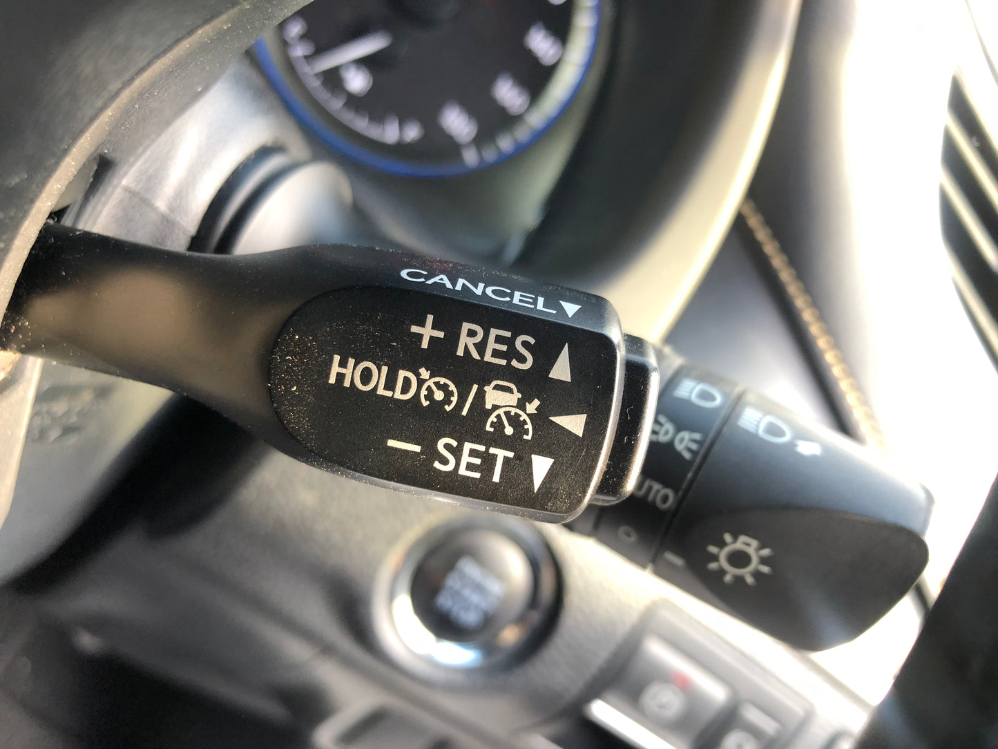 676 Toyota Harrier PREMIUM 2018