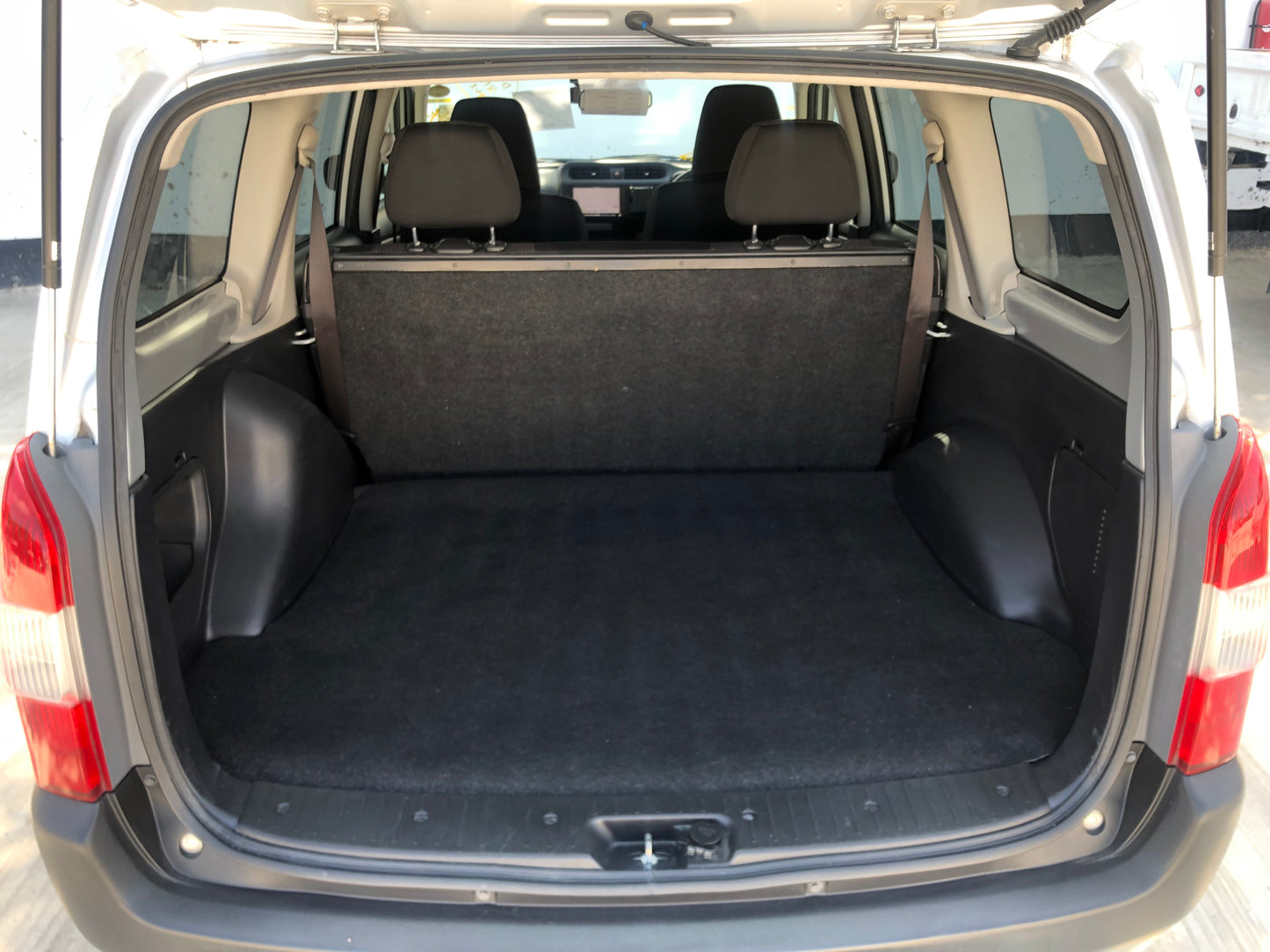 677. Toyota Succeed TX 2014