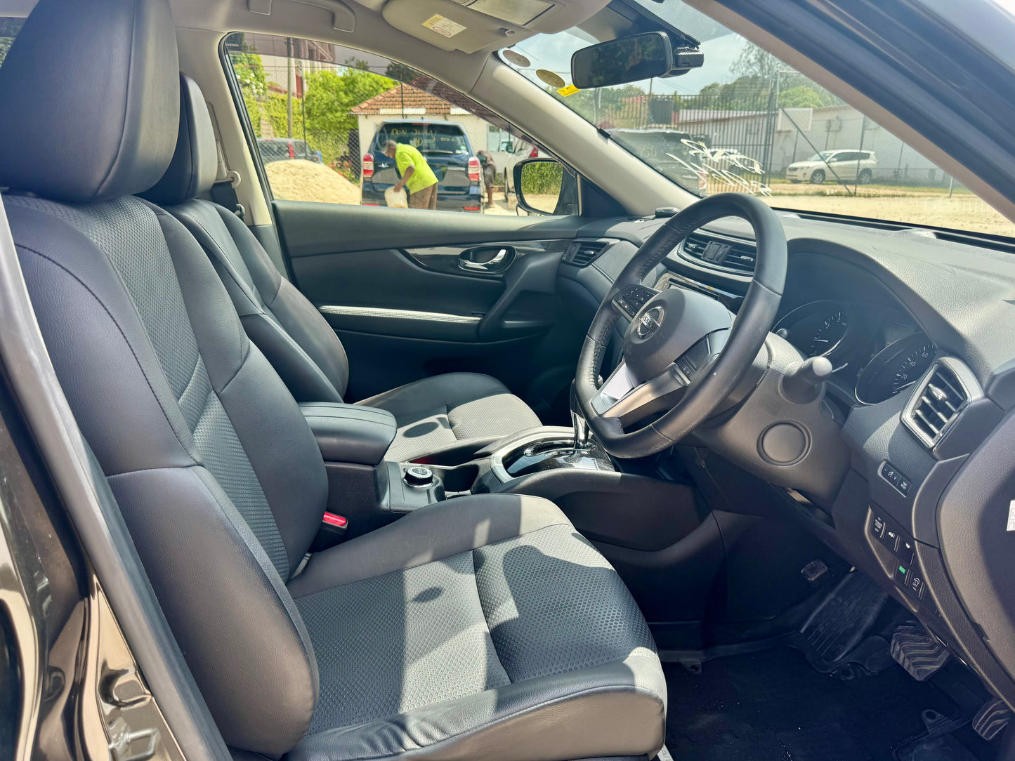 633. Nissan X-Trail 20X 2017