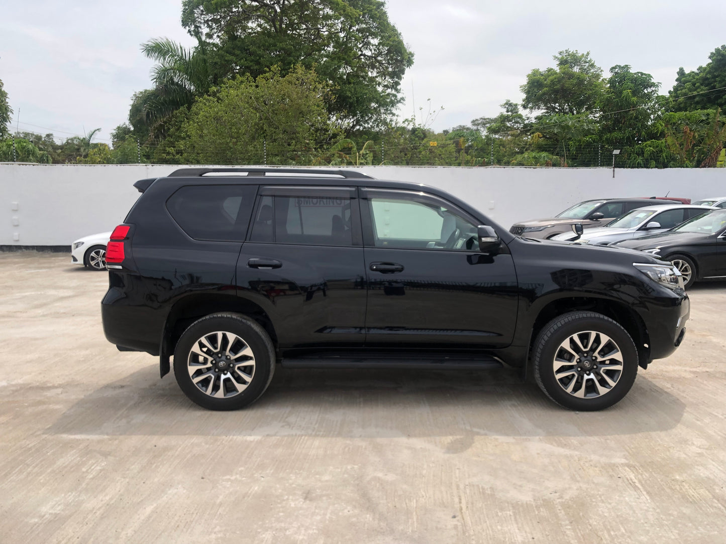 691. Toyota Land Cruiser Prado TX L Package 2021