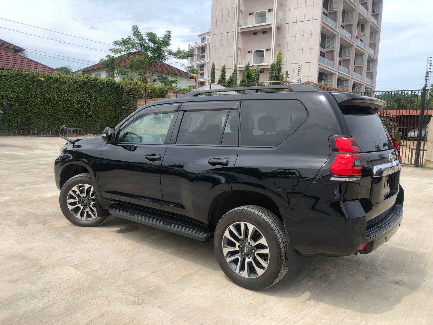 691. Toyota Land Cruiser Prado TX L Package 2021