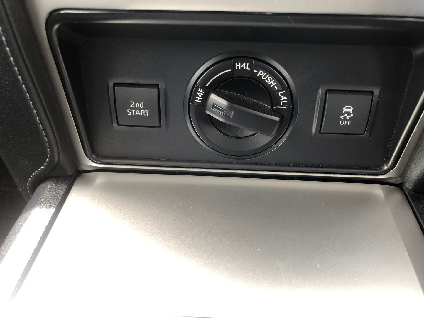 691. Toyota Land Cruiser Prado TX L Package 2021