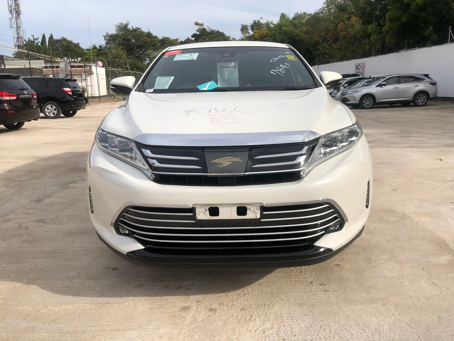 709. Toyota Harrier Premium 2017