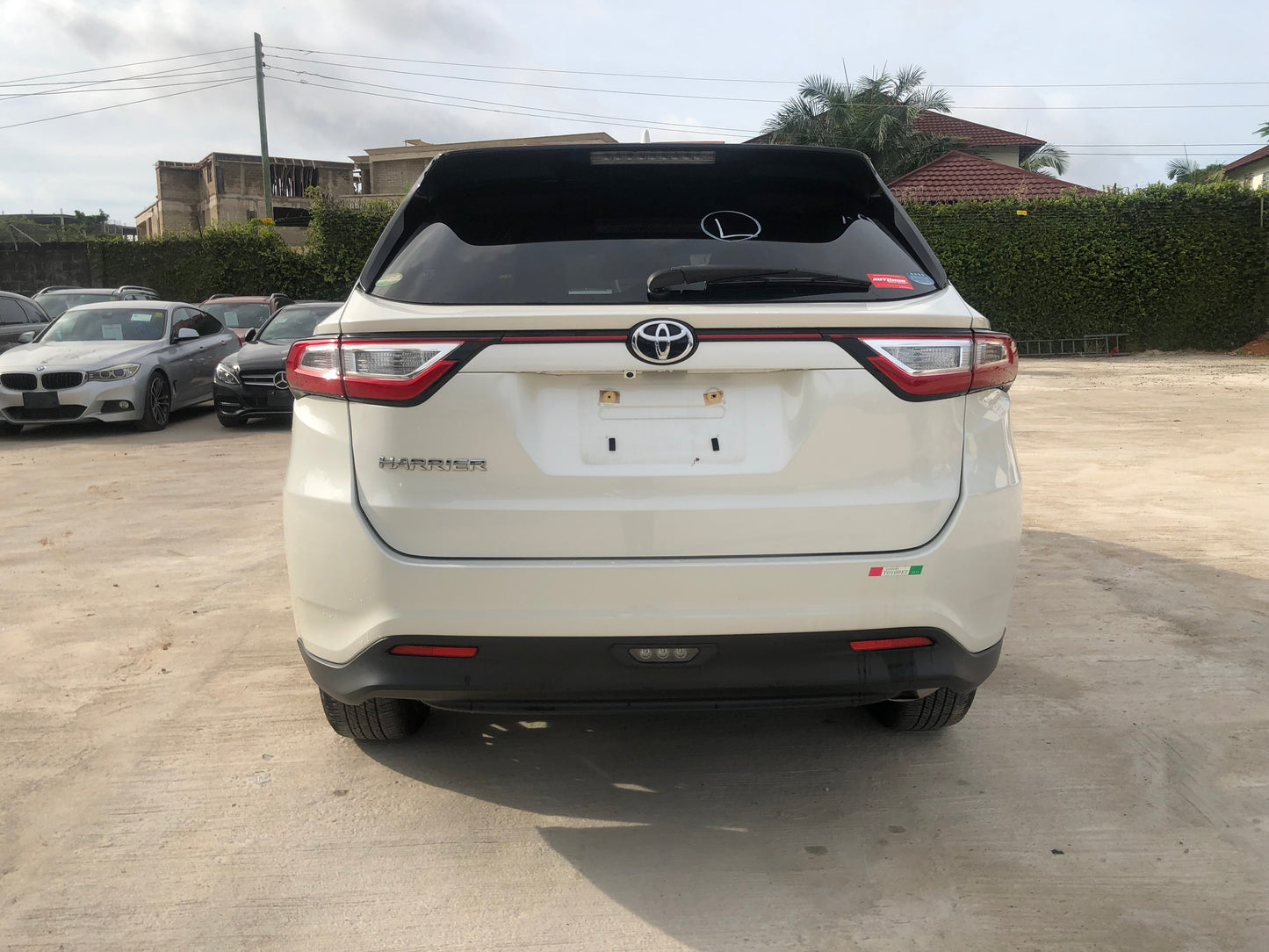 709. Toyota Harrier Premium 2017