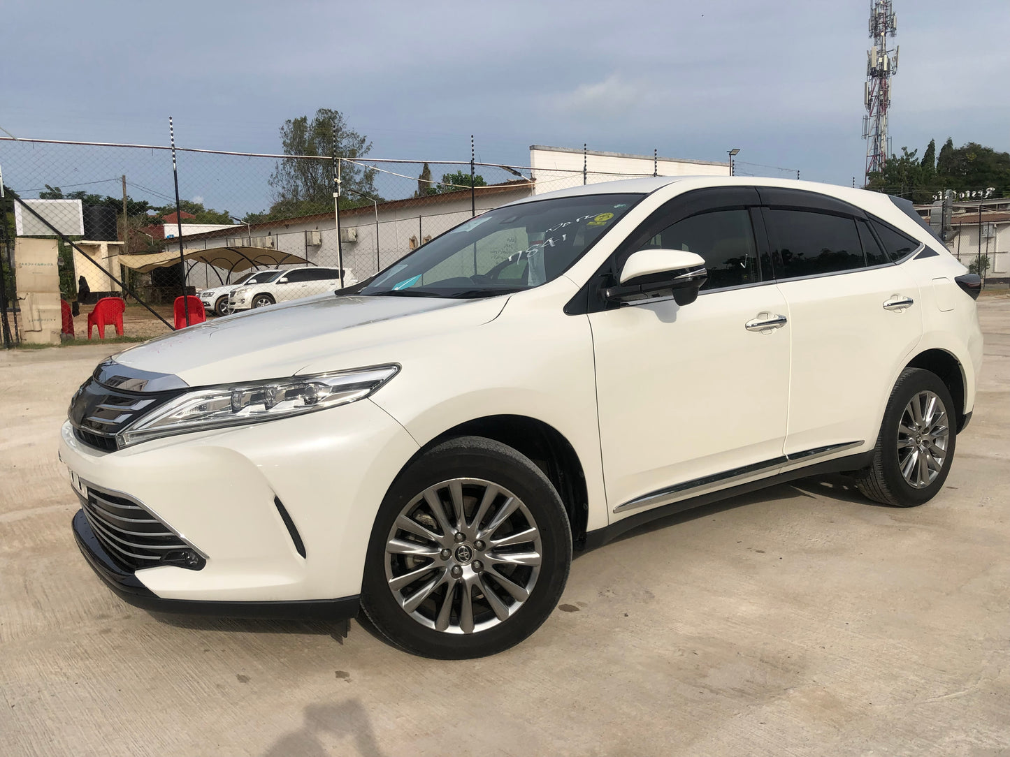 709. Toyota Harrier Premium 2017