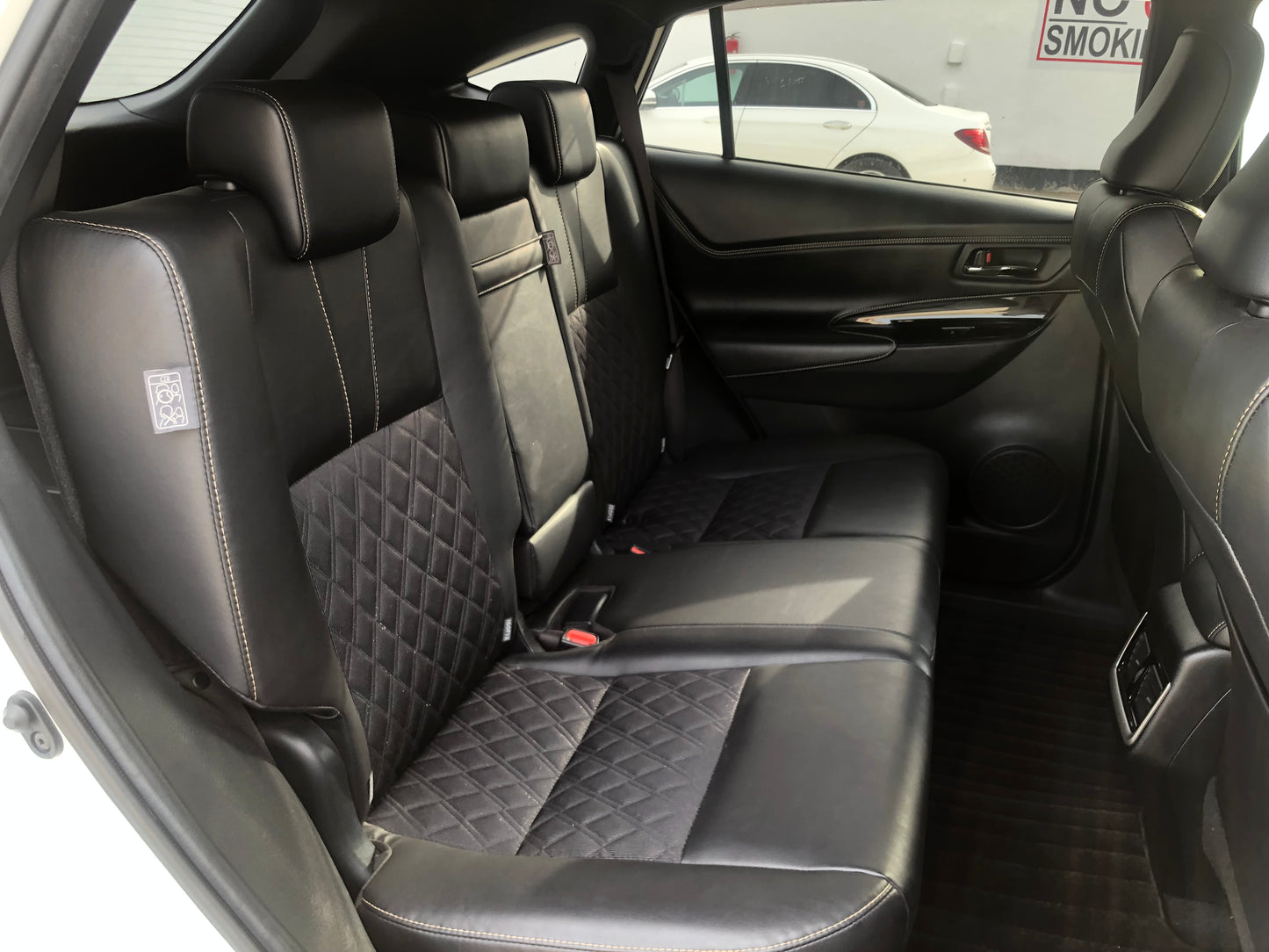 709. Toyota Harrier Premium 2017