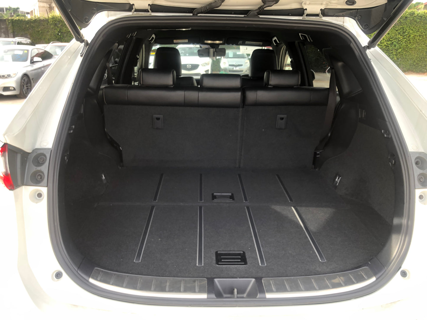 709. Toyota Harrier Premium 2017