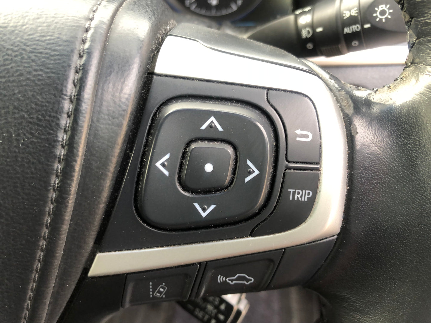 709. Toyota Harrier Premium 2017
