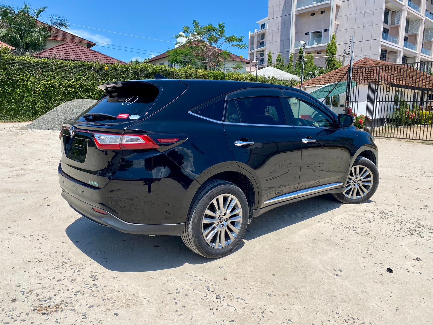 632. Toyota Harrier Premium 2018