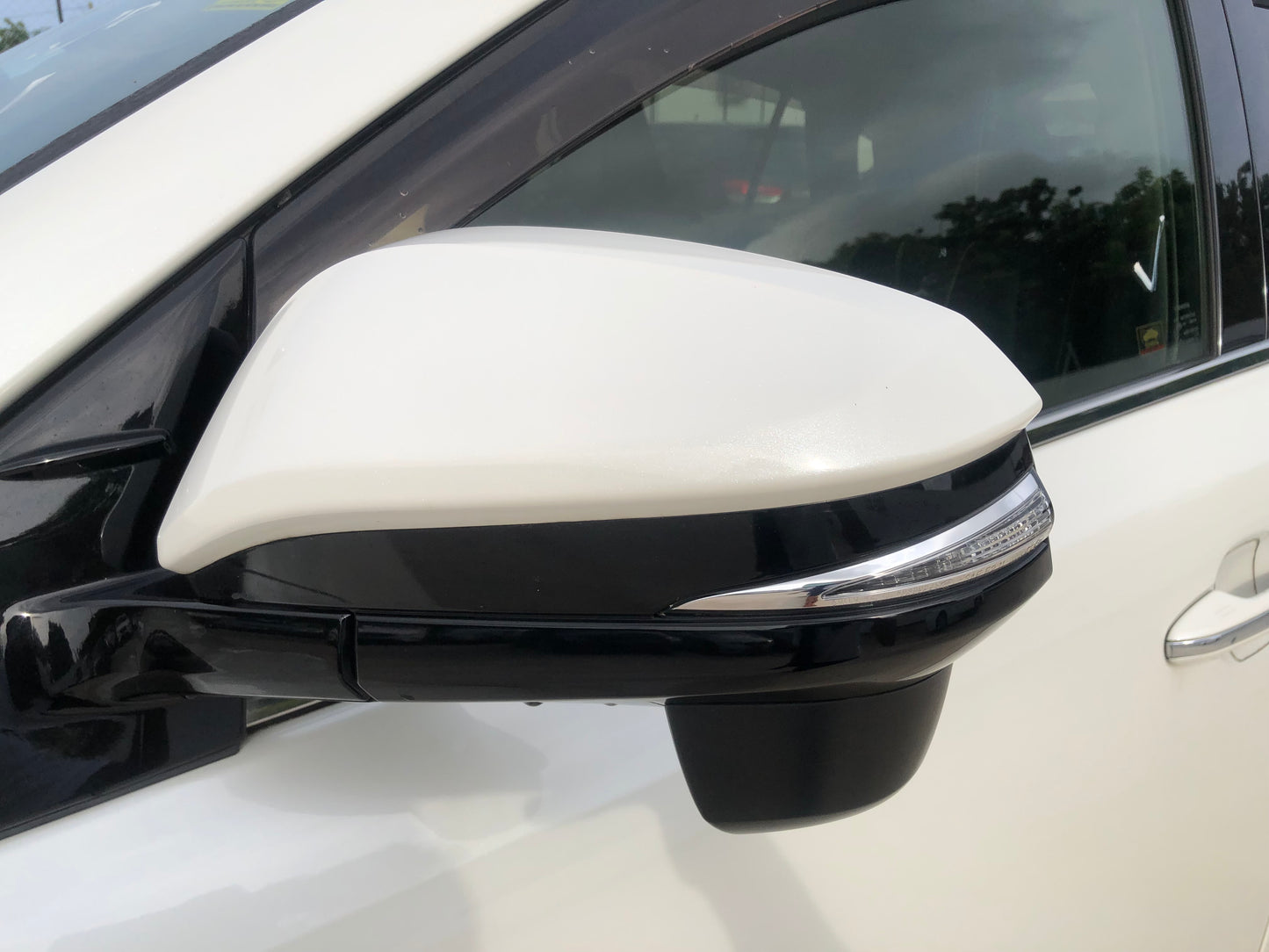 709. Toyota Harrier Premium 2017
