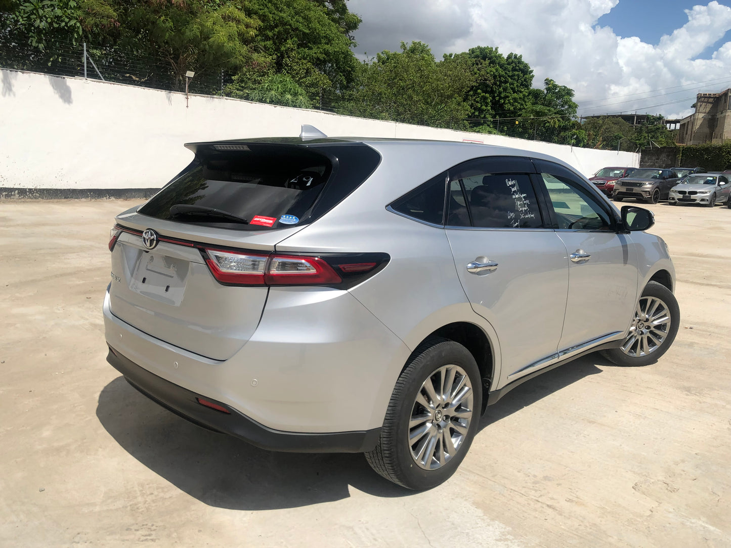 708. Toyota harrier Premium metal and leather package 2017