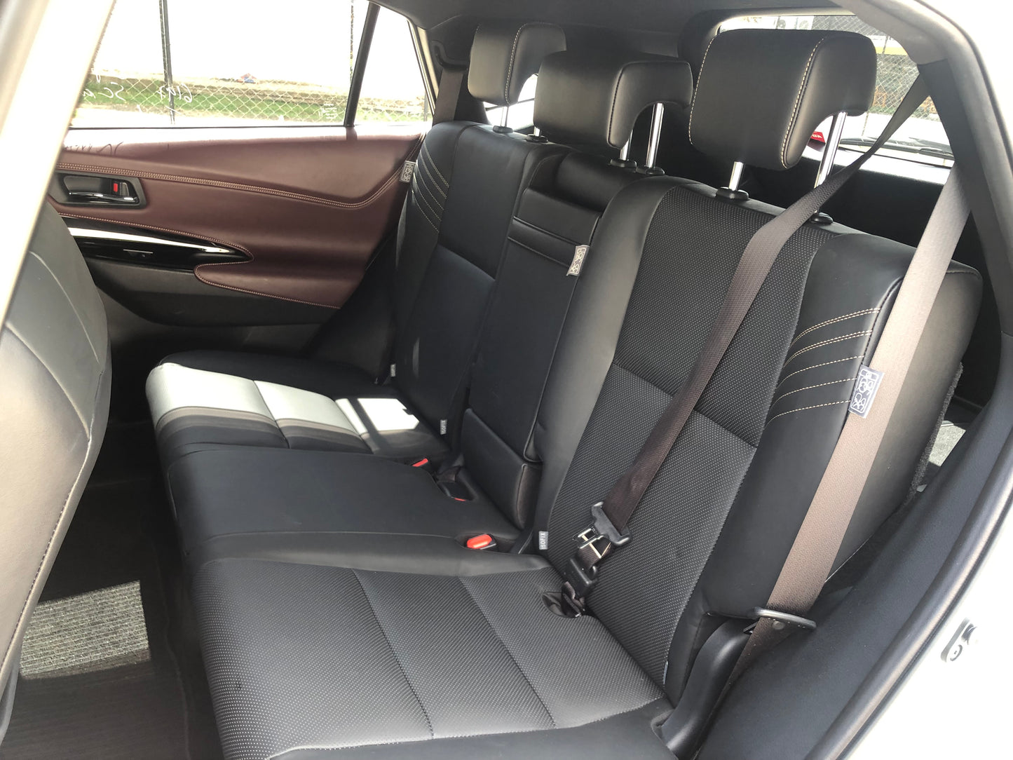 708. Toyota harrier Premium metal and leather package 2017