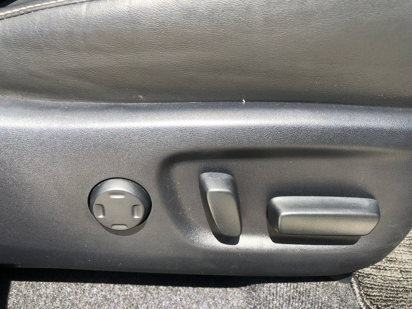 708. Toyota harrier Premium metal and leather package 2017