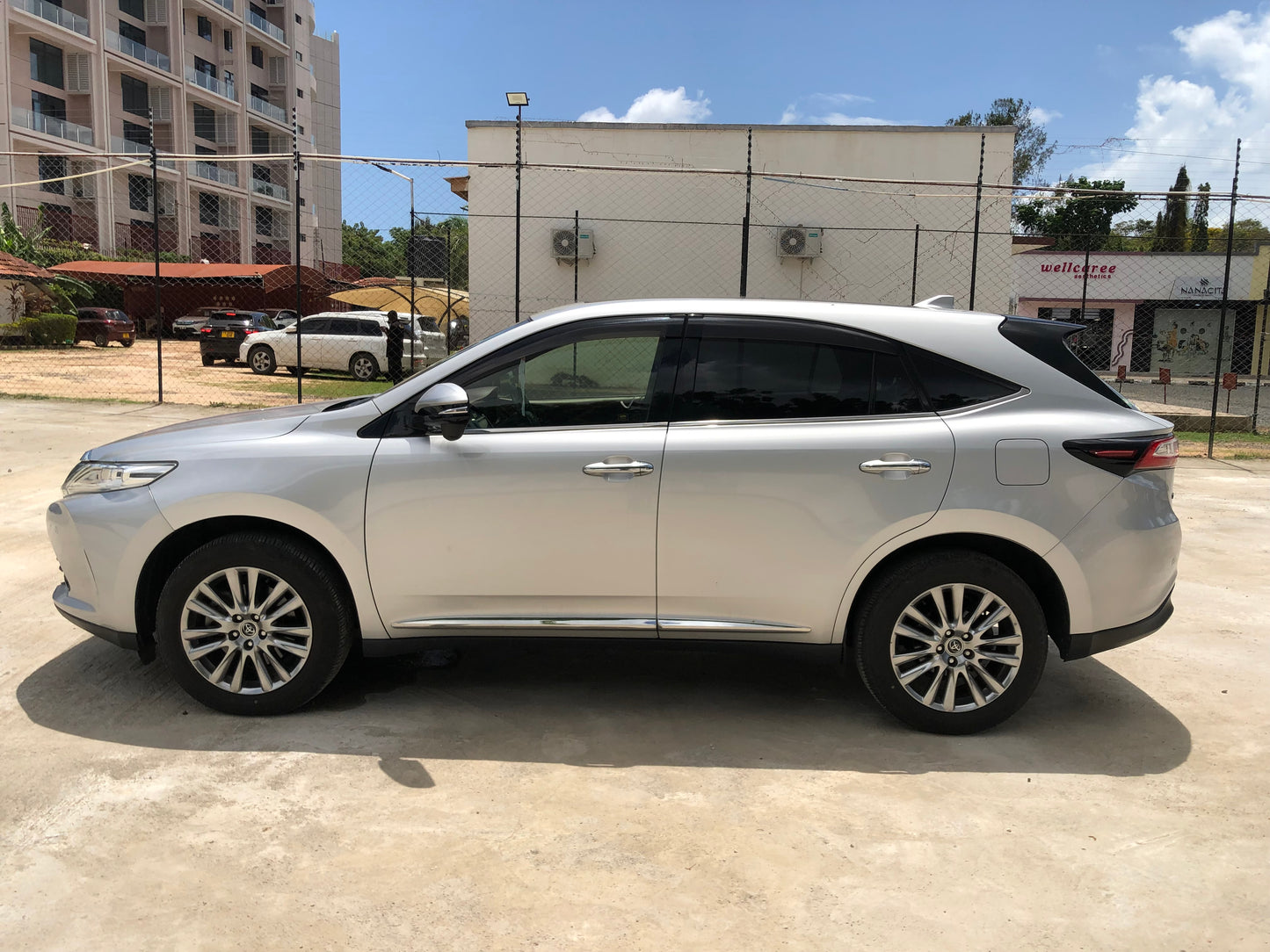 708. Toyota harrier Premium metal and leather package 2017