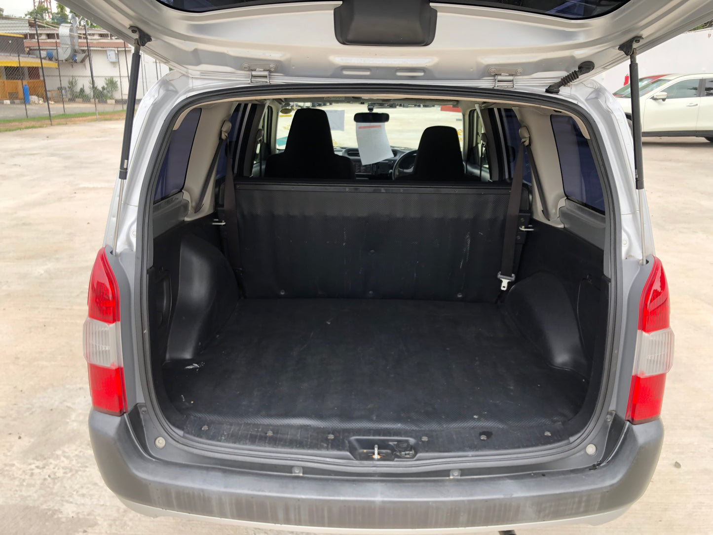 690. Toyota Succeed UL 2015