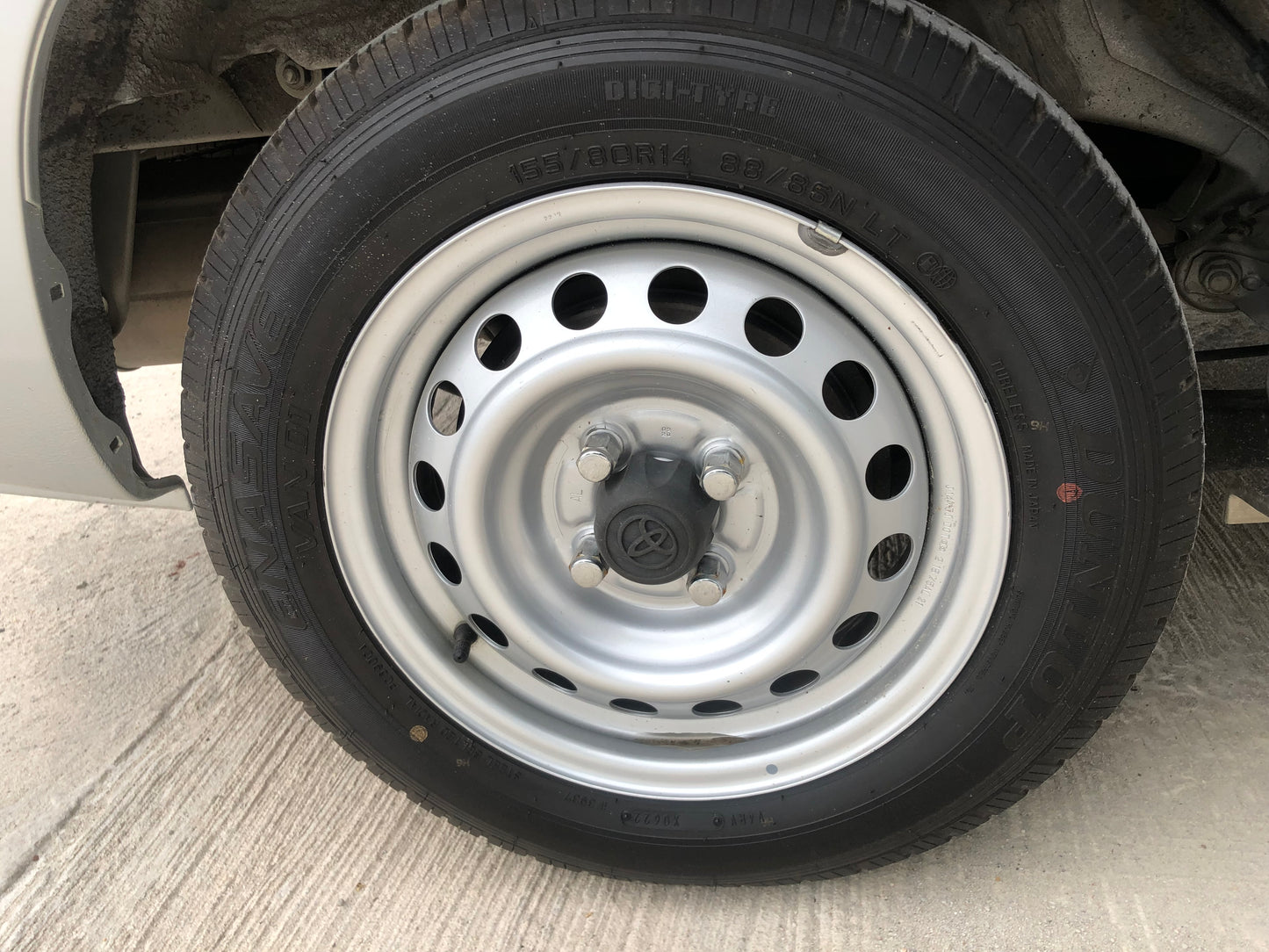 690. Toyota Succeed UL 2015