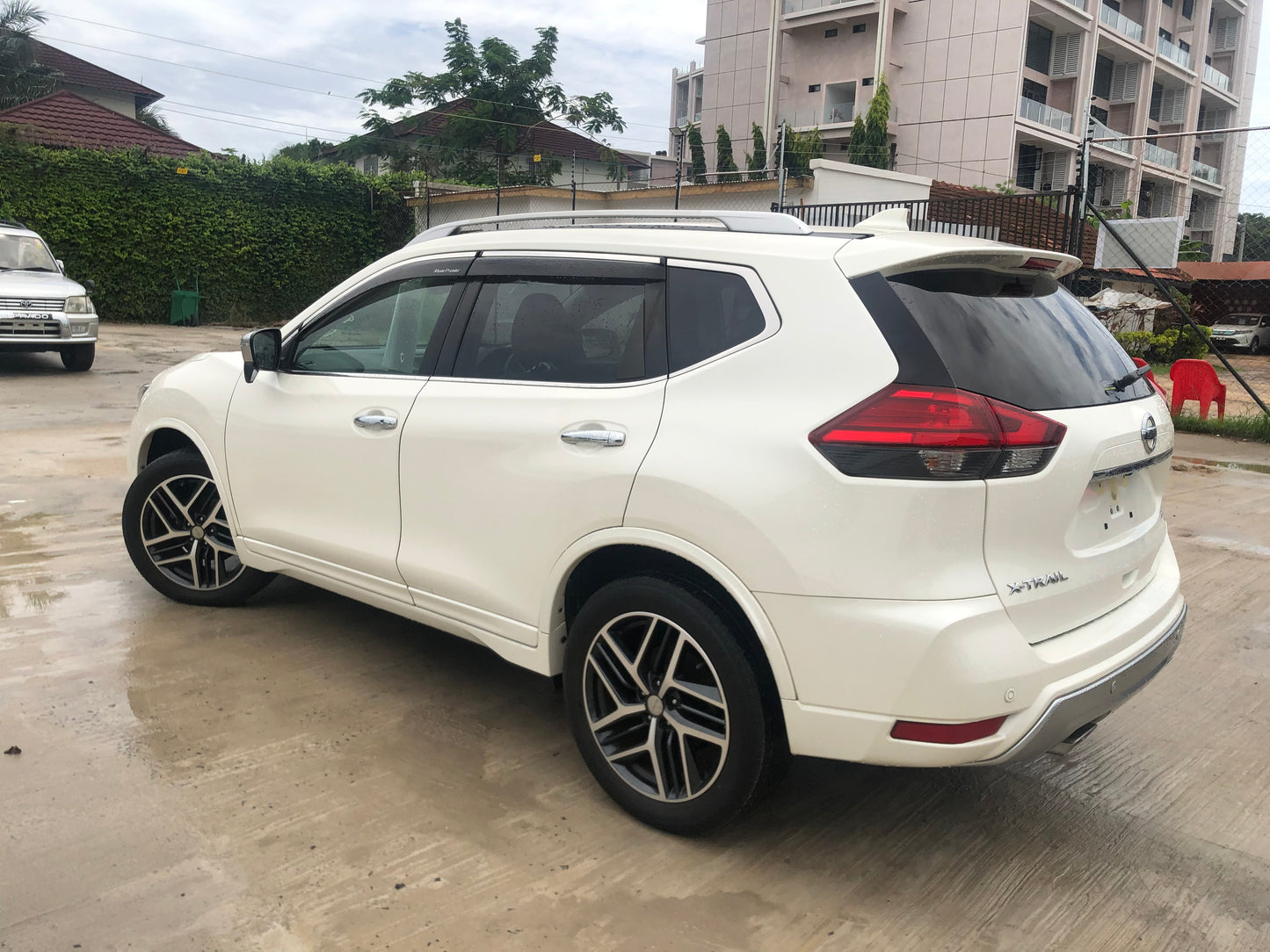 712. Nissan X-Trail Mode Premiere High Contrast Interior 2017