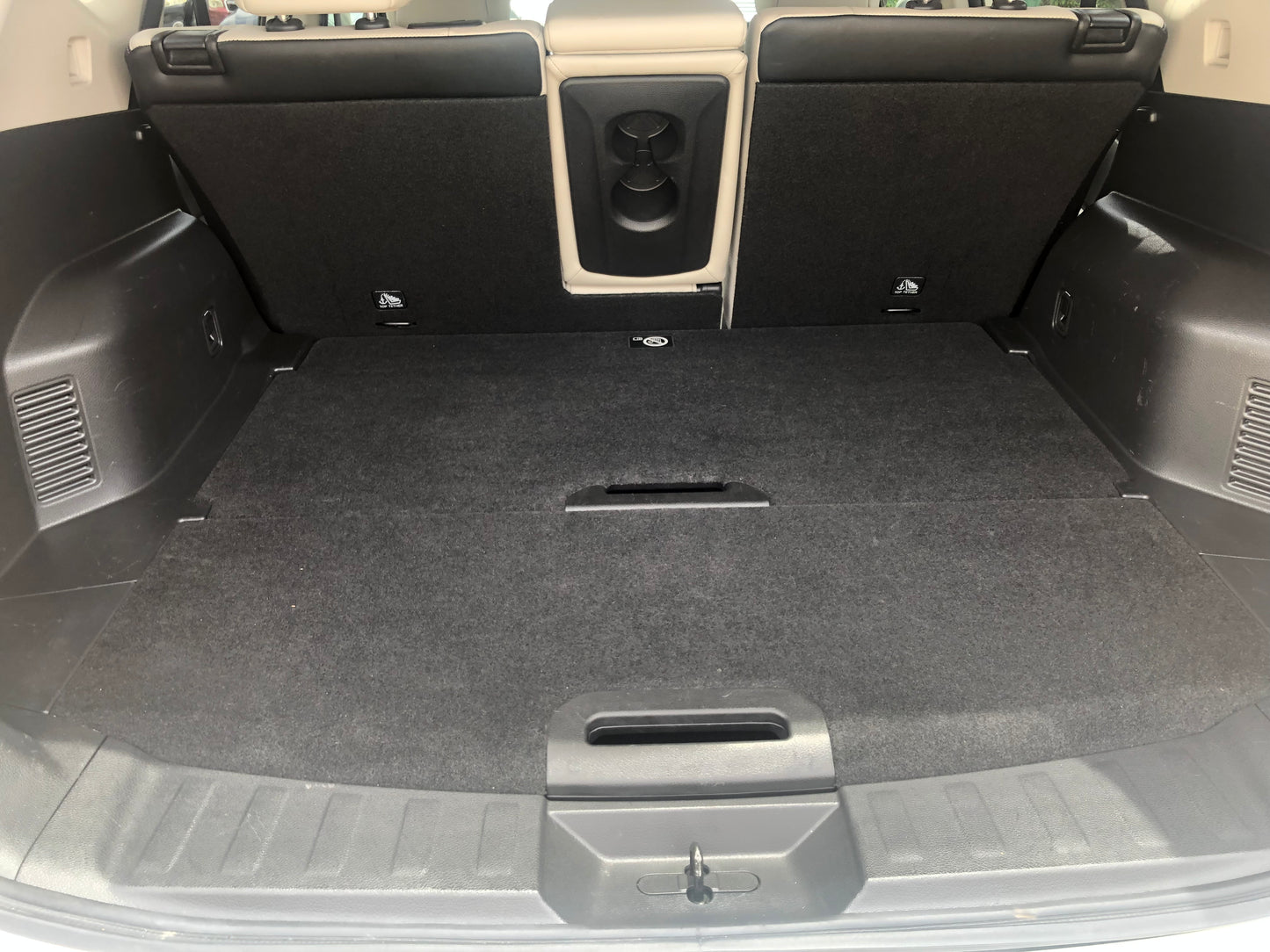 712. Nissan X-Trail Mode Premiere High Contrast Interior 2017