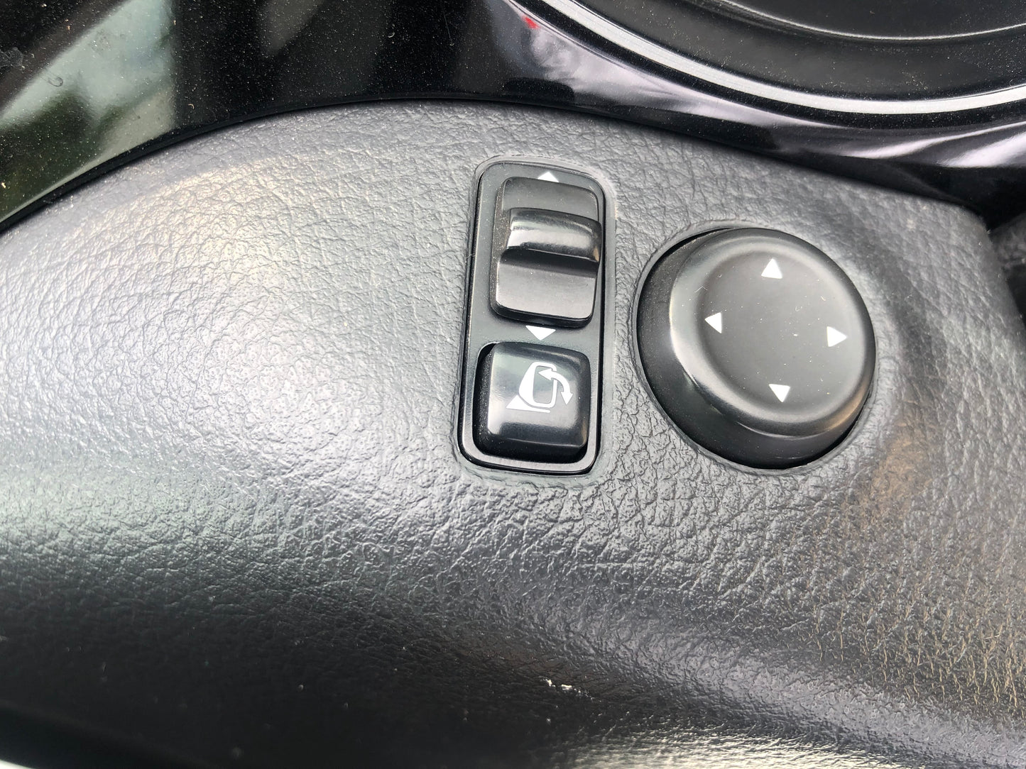 712. Nissan X-Trail Mode Premiere High Contrast Interior 2017