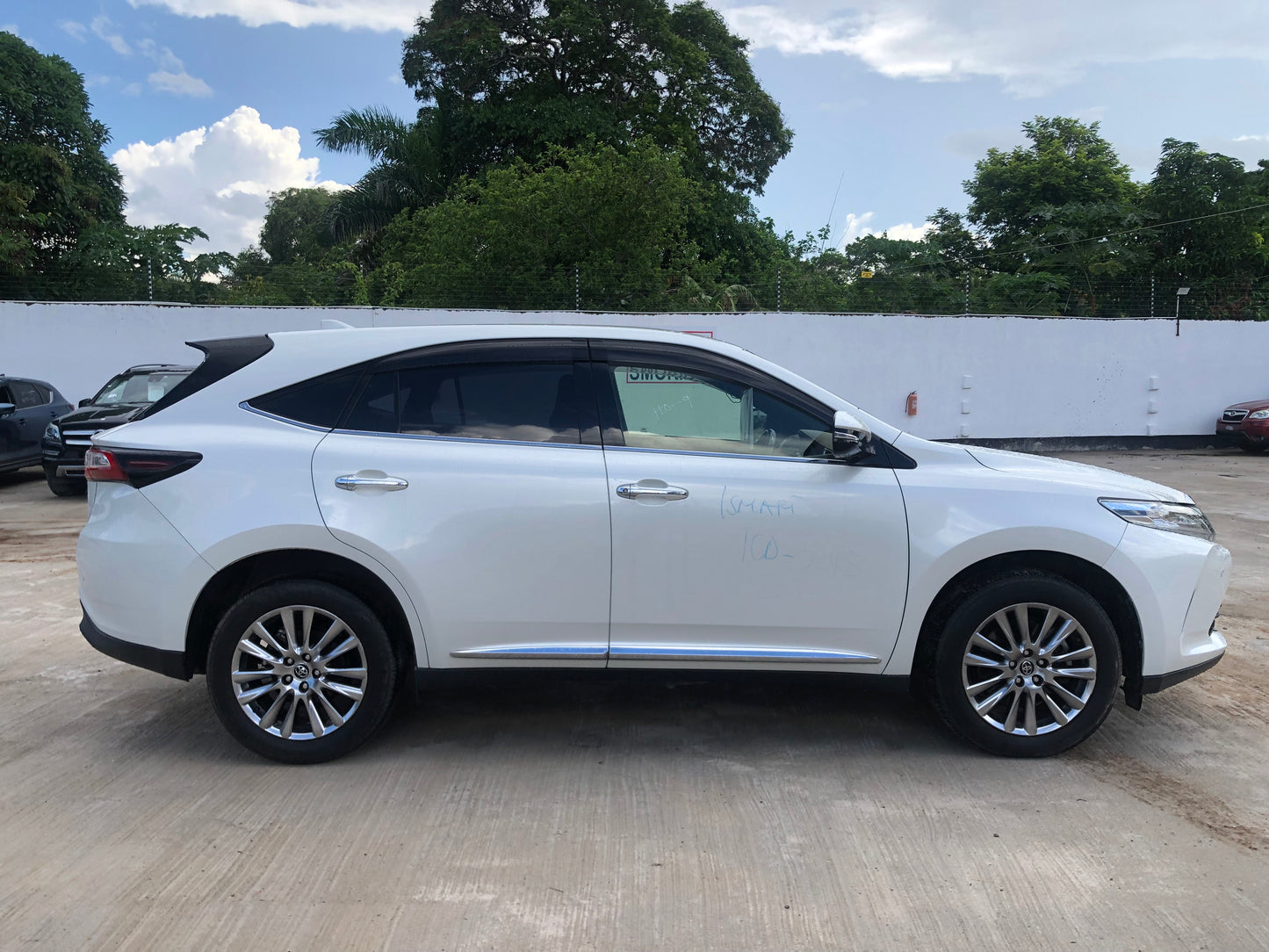 713. Toyota Harrier Premium 2018