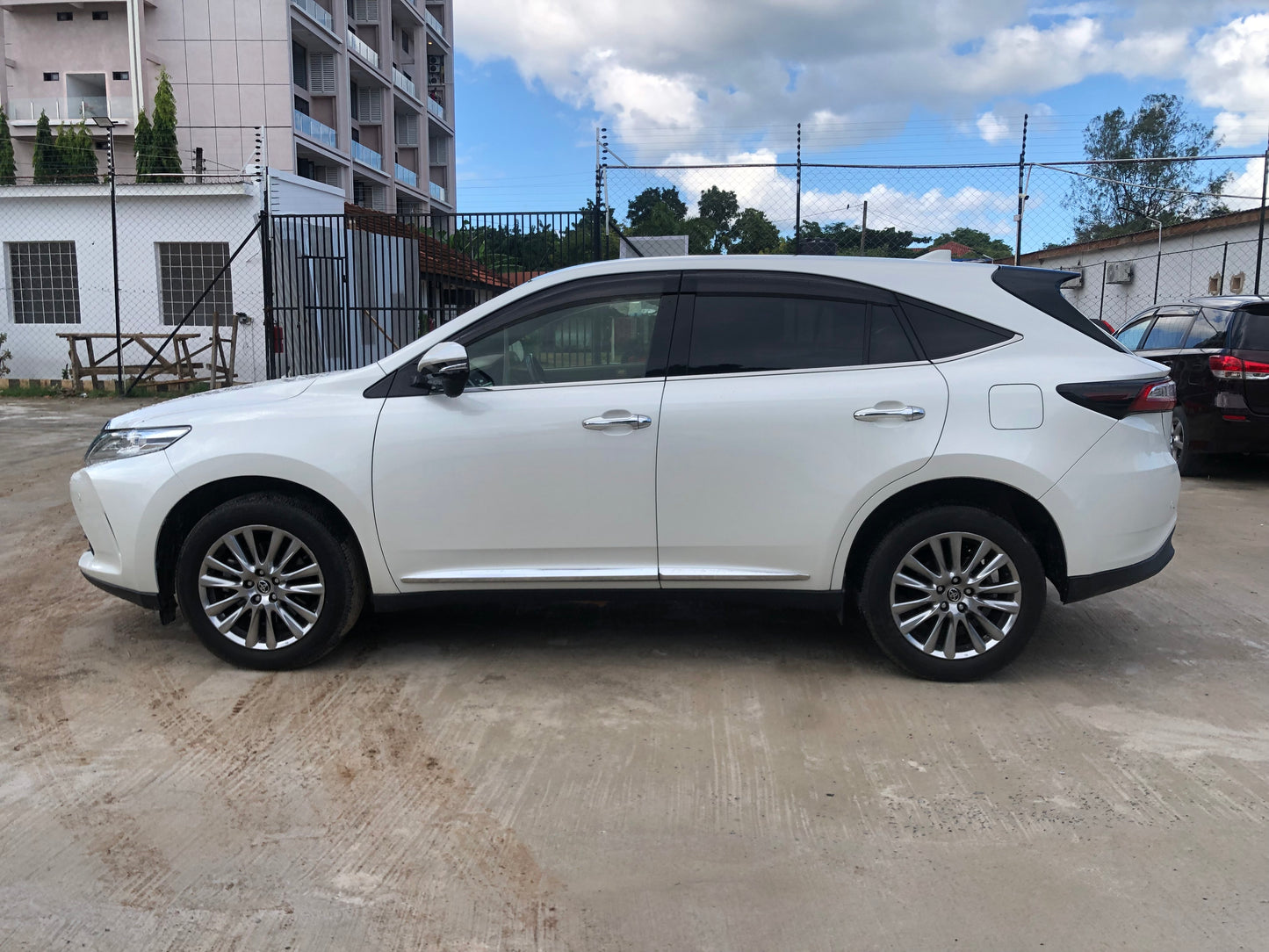 713. Toyota Harrier Premium 2018