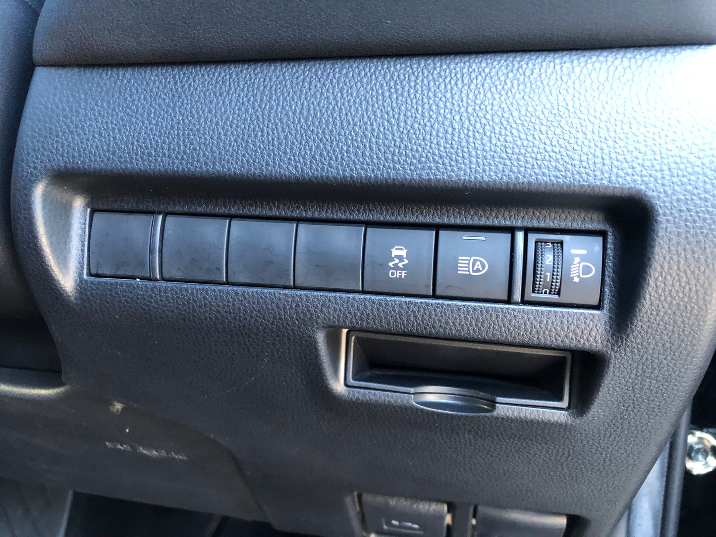 736. Toyota Harrier S 2021