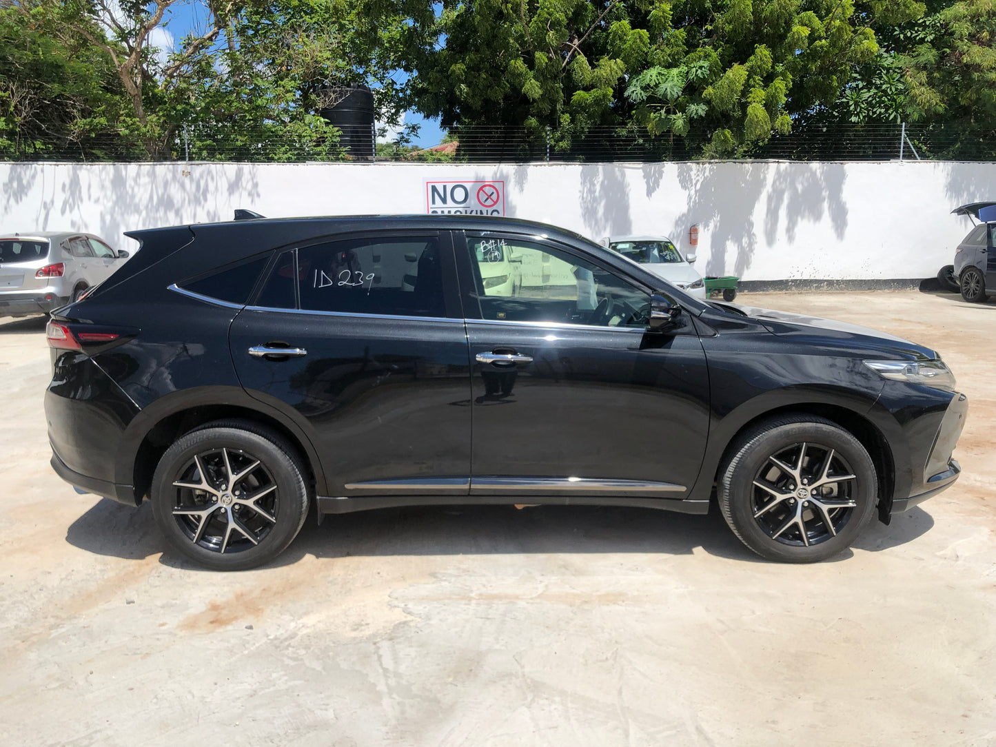 741. Toyota Harrier PREMIUM “Style NOIR” 2019