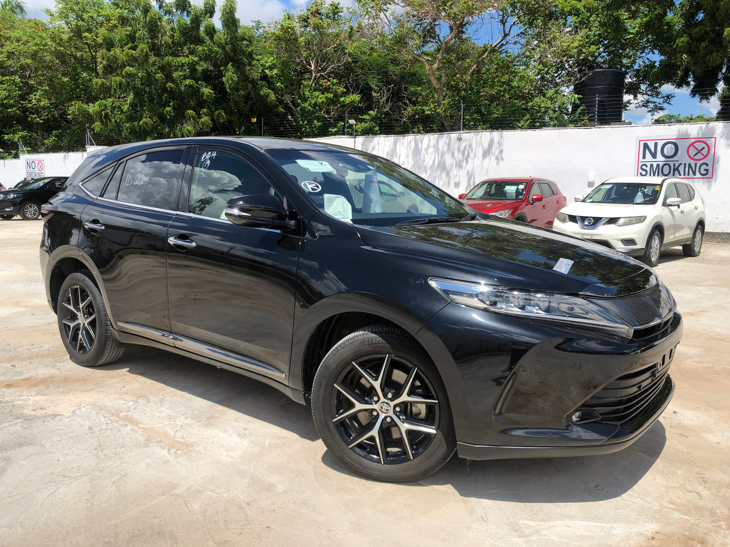 741. Toyota Harrier PREMIUM “Style NOIR” 2019